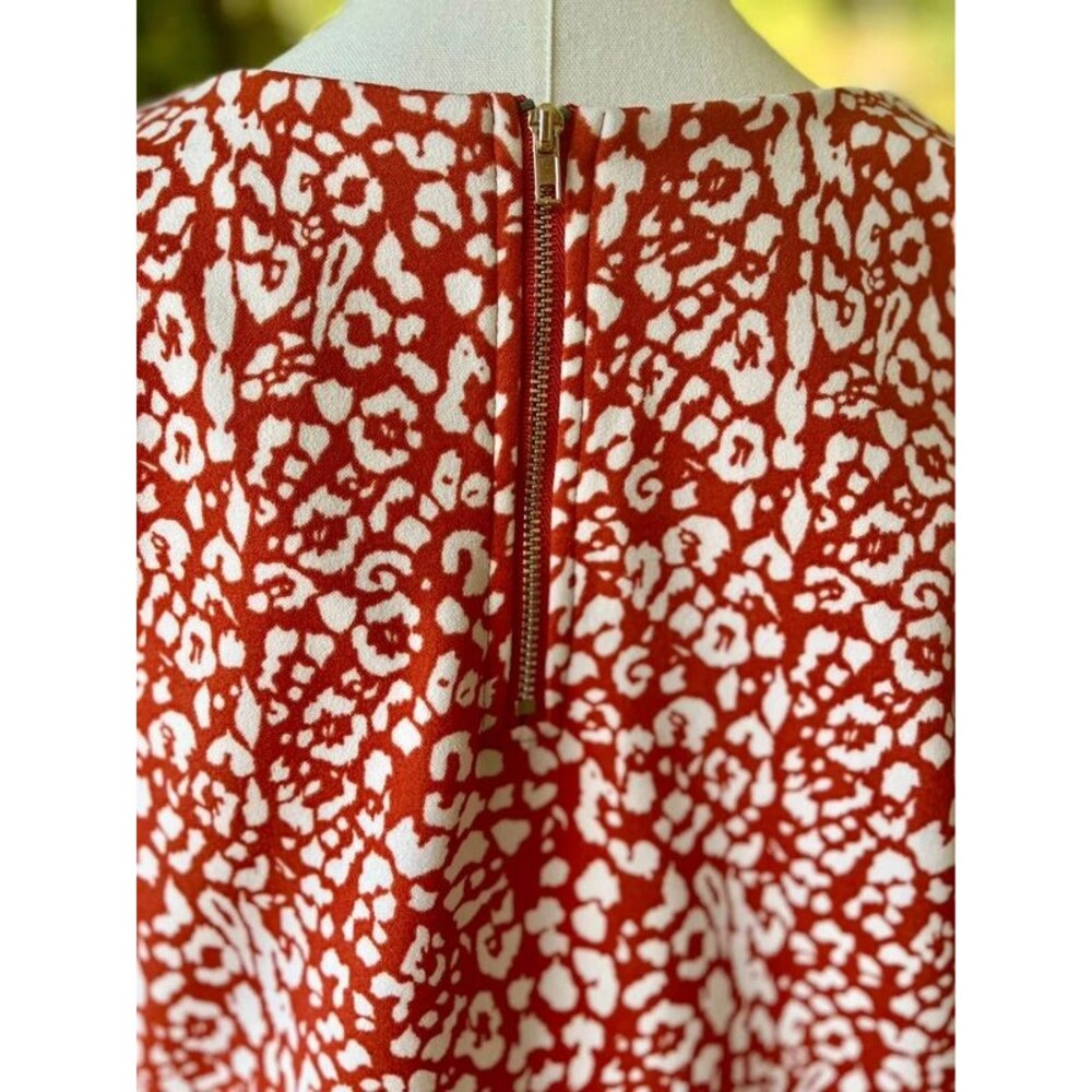 Melloday Large Rust Ivory Abstract Floral V-Neck Flutter Sleeve Blouse - Picture 6 of 7